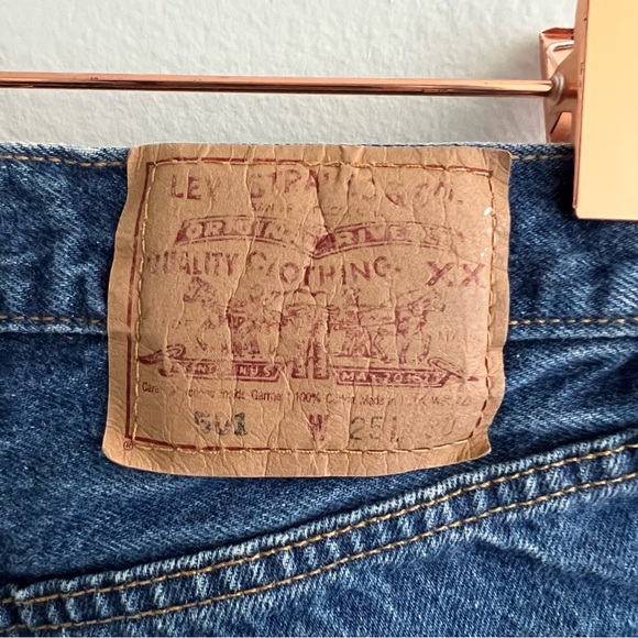Levi’s 501 High Waisted Cut Off Jean Shorts Size 25 - Picture 6 of 6